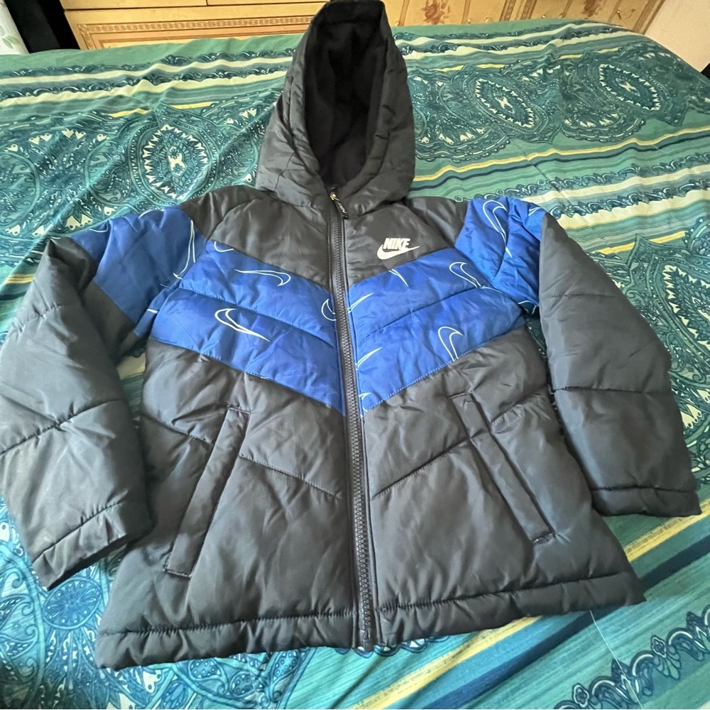 Nike Kids Navy and Royal Blue Puffer Jacket